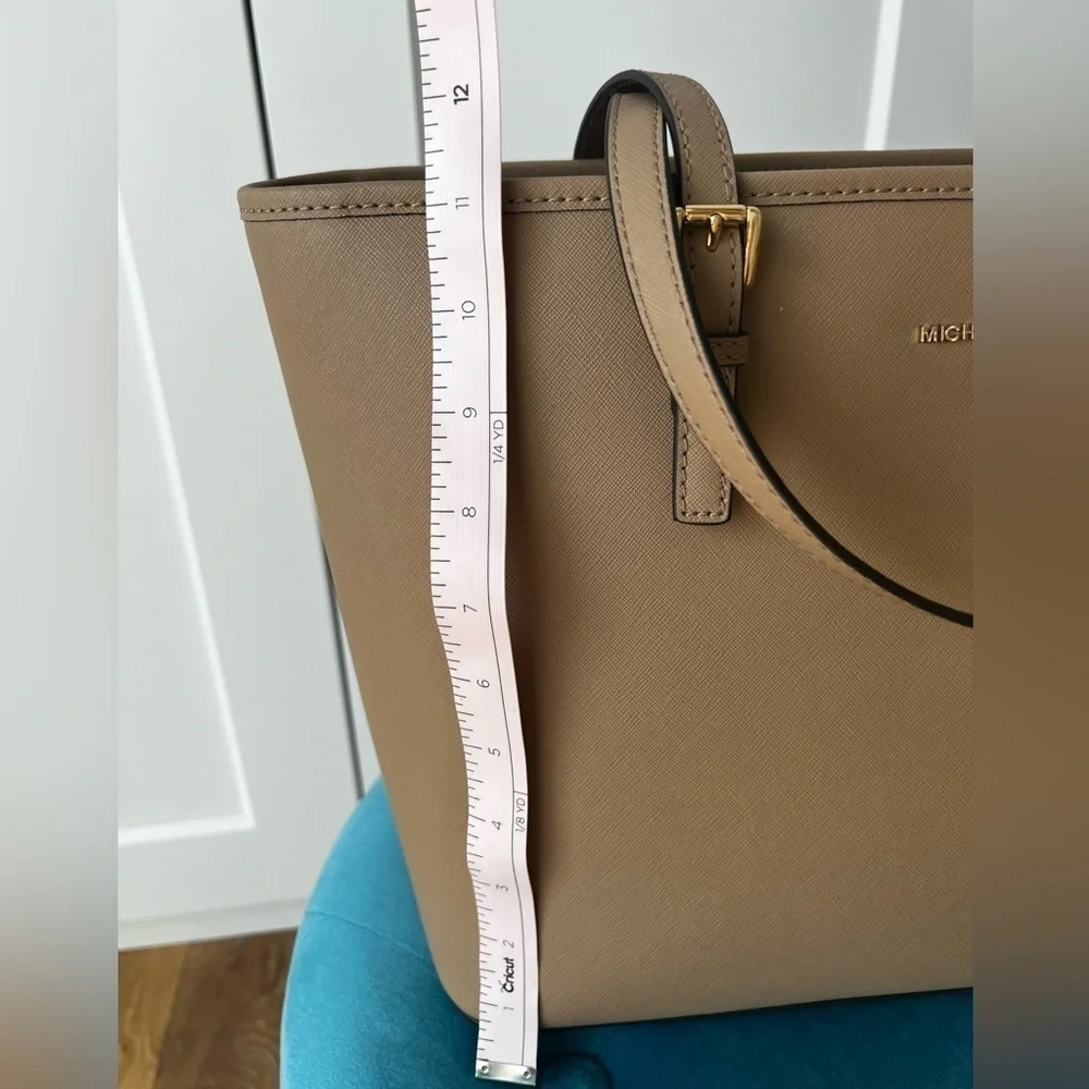 MICHAEL KORS Jet Set Tote NWT